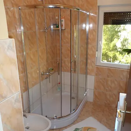 Apartman Nada *